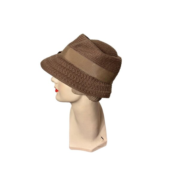 1940s 50s knit cloche hat with wide brim by Everitt Needlepoint Original Size 23